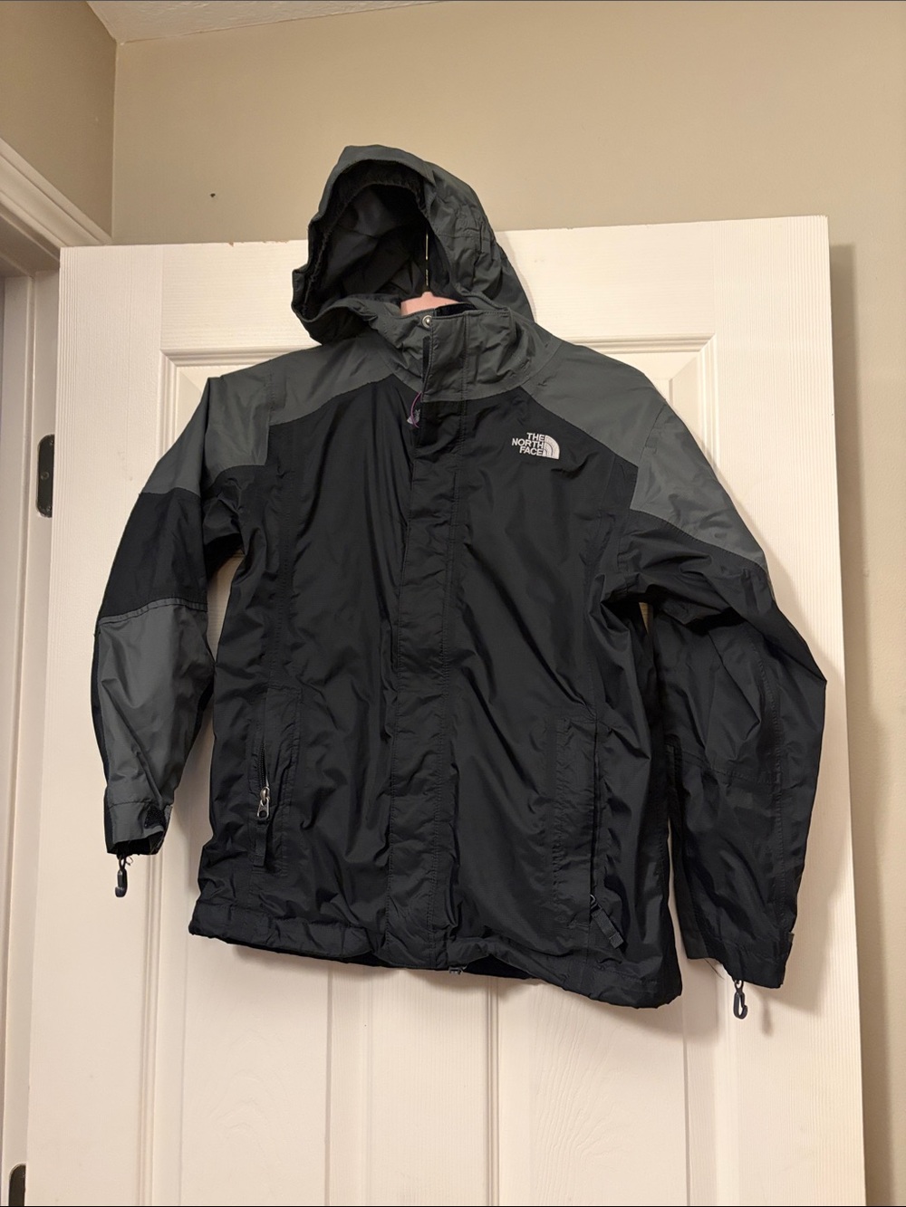 The North Face Men's Black and Gray Hooded Raincoat 10/12